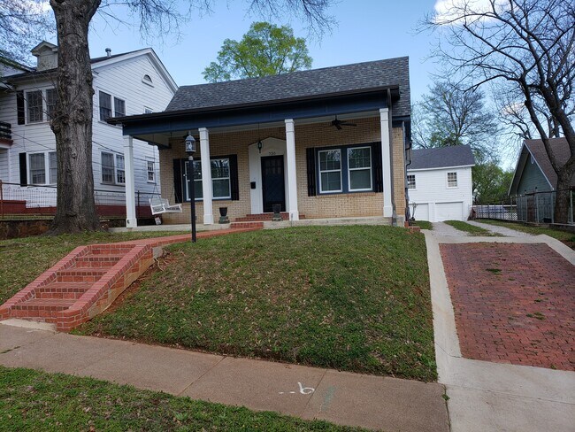 Building Photo - 730 S Donnybrook Ave
