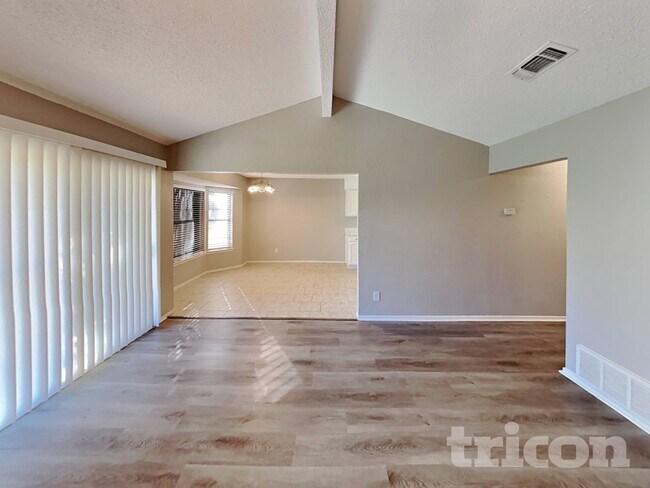 Foto del edificio - 3029 Meadowmoor St