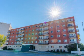 Building Photo - 660 Dakota St