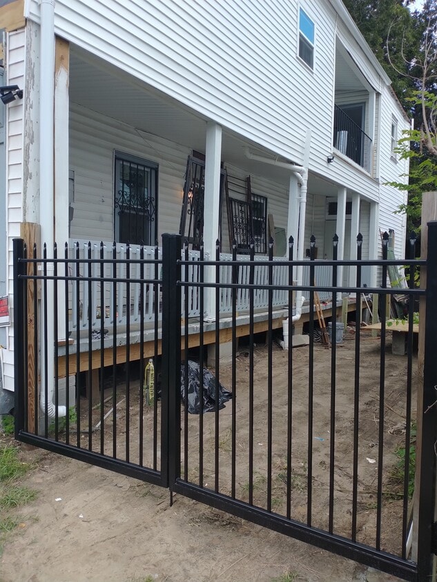 Primary Photo - 13 Allway St