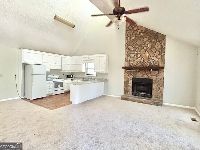 Foto del edificio - 5955 Sutton Pl