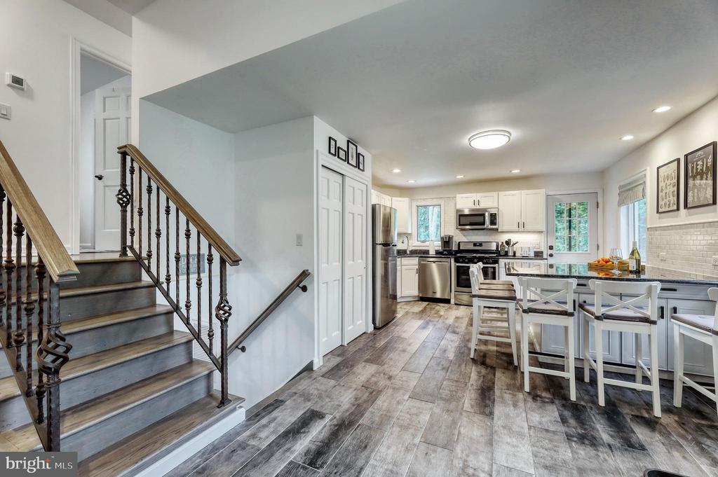 Foto principal - 191 Lakeshore Dr