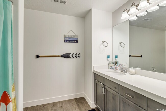 Building Photo - 7209 N Brook Ridge
