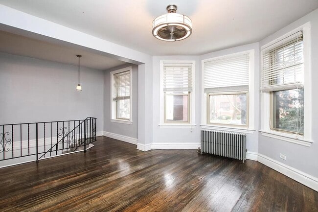 Foto del edificio - 5922 N Magnolia Ave