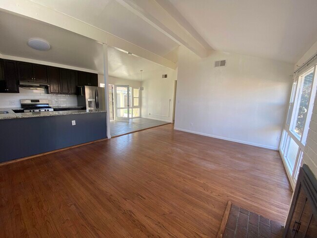 Building Photo - 2548 Duke Ave