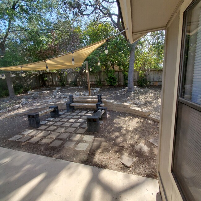 Building Photo - 13911 Hohmann Ct