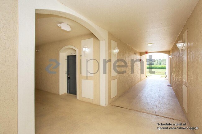 Foto del edificio - 7801 Point Meadows Dr