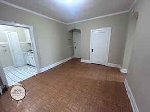 Building Photo - 3120 S Oak Park Ave