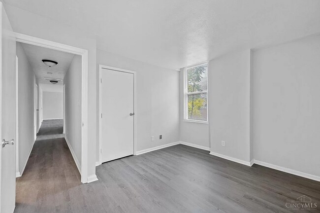 Bedroom - 2338 Kemper Ln