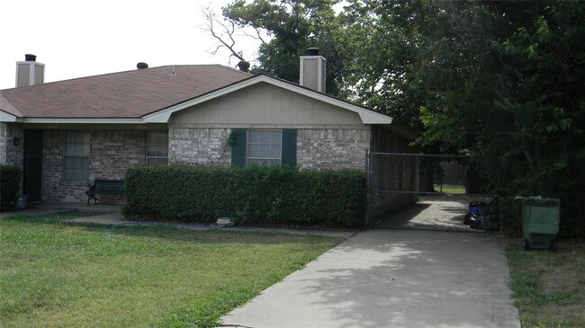 Building Photo - 6604 Central Ave