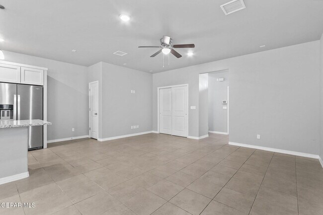 Building Photo - 4557 Mark Avizo