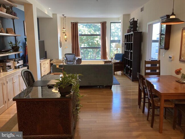 Foto del edificio - 1435 Chapin St NW