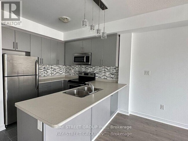 Building Photo - 2333 Sawgrass Dr