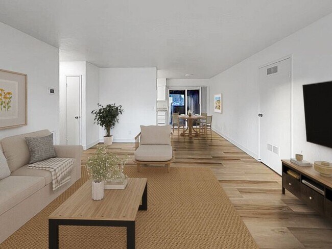 Foto del edificio - Davidson Triplex