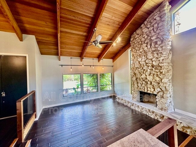 Building Photo - 233 Snyder Dr
