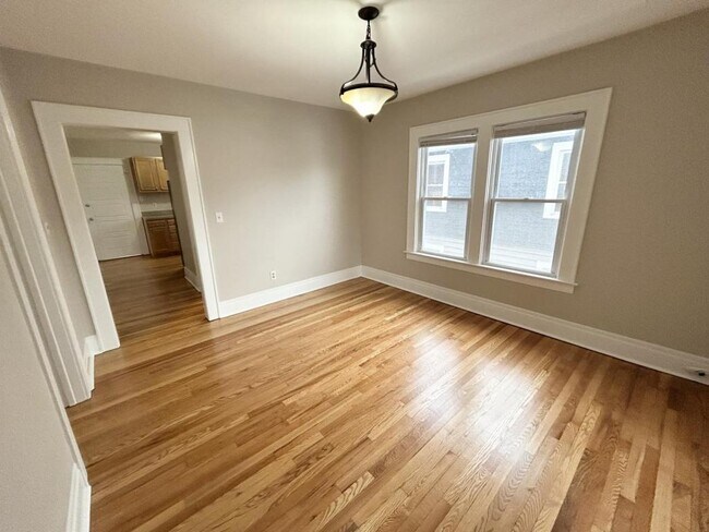 Foto del edificio - 214 Woodbine Ave