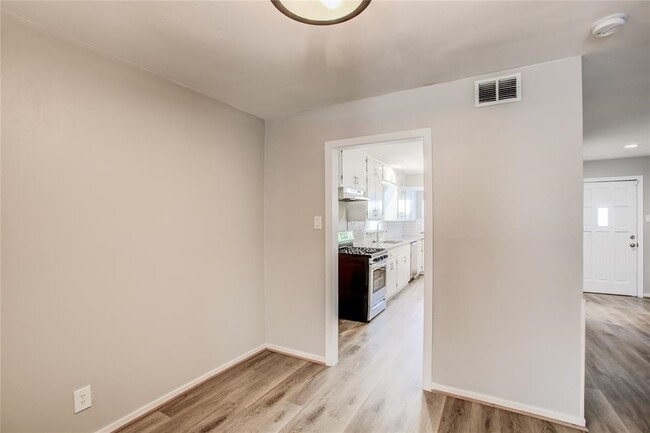 Building Photo - 4137 Woodfin St