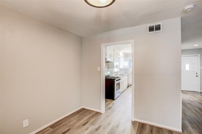 Foto del edificio - 4137 Woodfin St