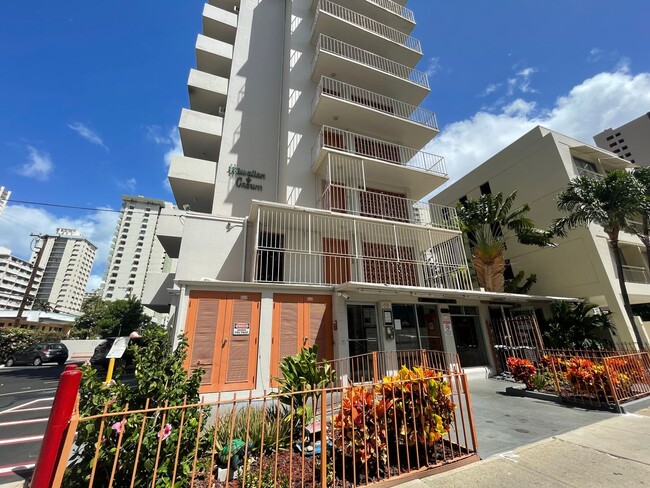 Foto del edificio - RARELY AVAILABLE HAWAIIAN CROWN IN HEART O...