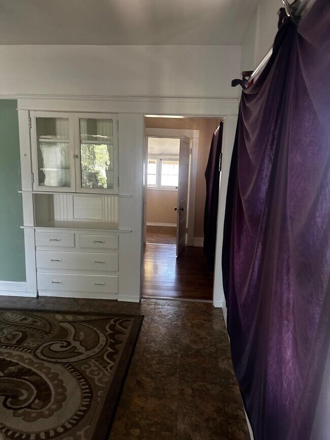 Foto del edificio - 703 E 13th St