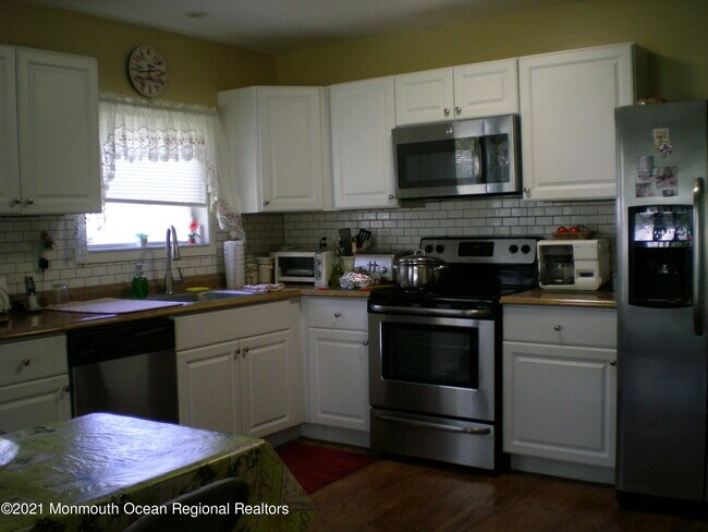 Building Photo - 6 Nevis Ct