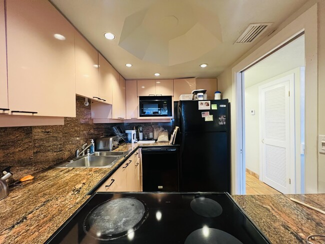 Building Photo - 55 NE Spanish Trail