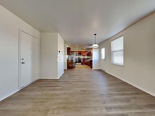 Building Photo - 306 Azalea Dr