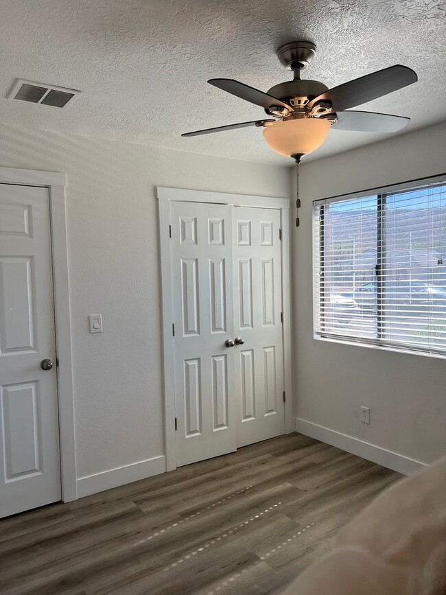 Building Photo - 1150 W 360 N