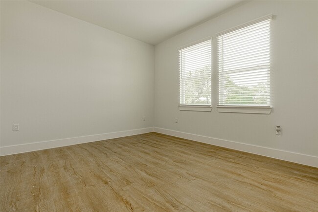 Building Photo - 9905 Excaliburs Ct