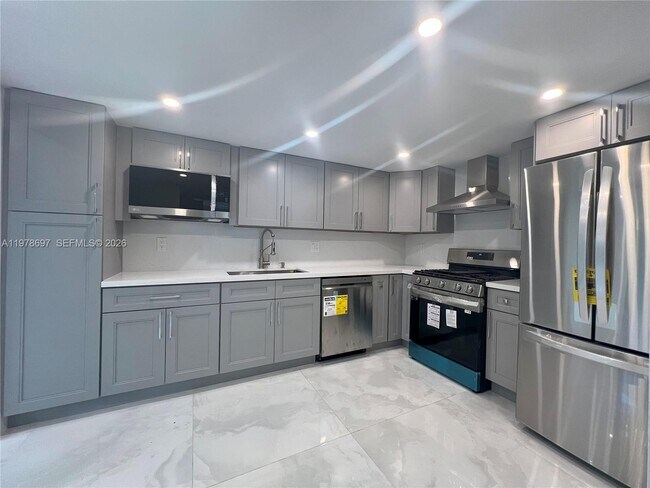 Building Photo - 6435 SW 116th Pl