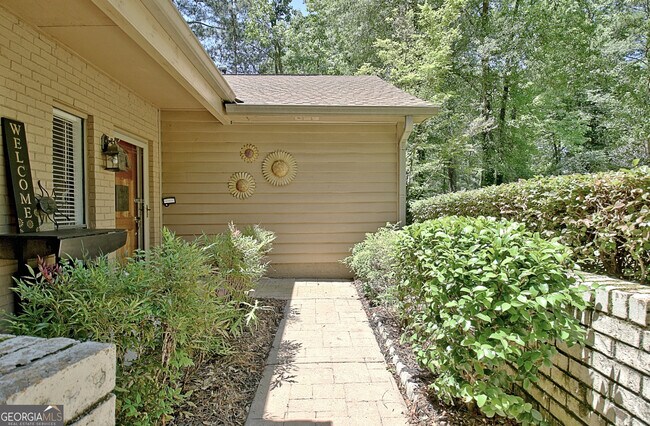 Foto del edificio - 102 Brookwood Path