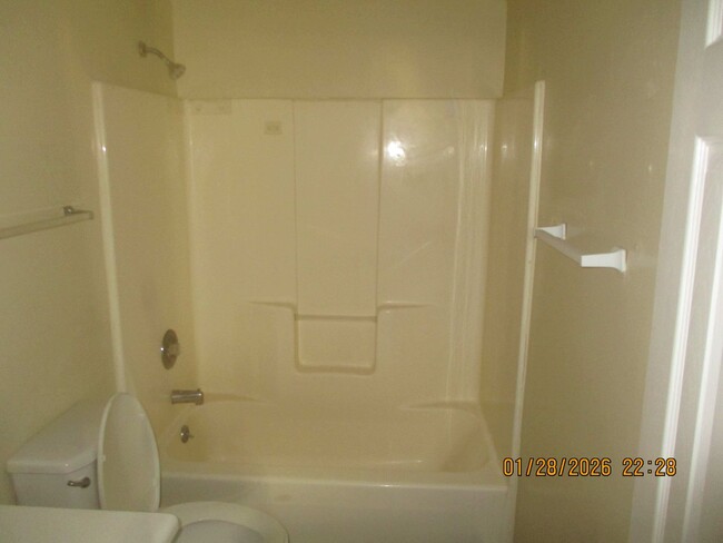 Building Photo - 305 Station Crossing Dr