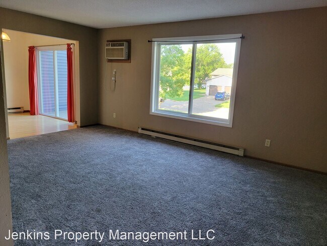 Foto del edificio - 2 br, 1 bath House - 1632 Pinewood Ln, Unit 3