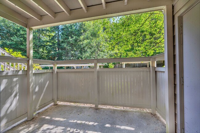 Foto del edificio - Woodland Hills Two Bed 2 Bath Condo