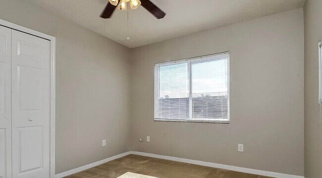 Foto del edificio - 5714 Tanagerlake Rd