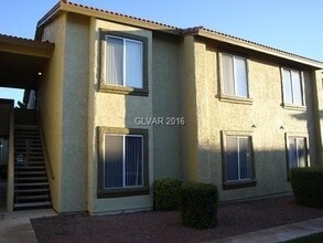 Building Photo - 7300 W Pirates Cove Rd