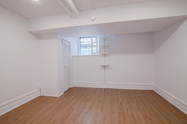 Photo du bâtiment - 1245 Rue St Marc