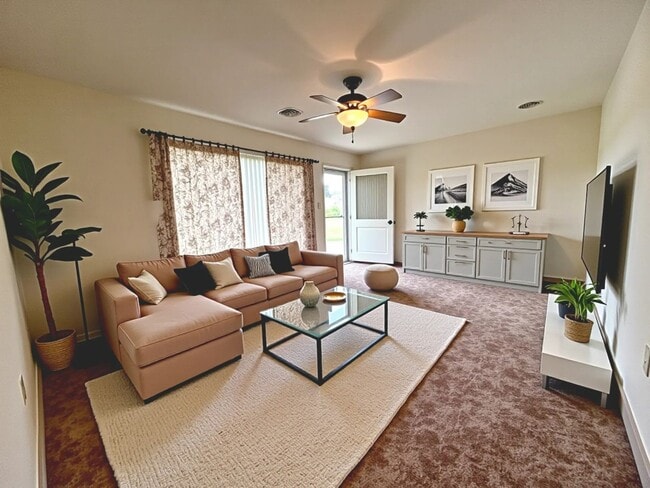 Building Photo - 3 Bedroom 2 Bathroom in Annville w/Huge Ga...
