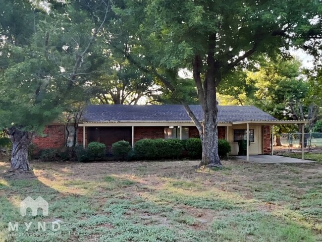 Building Photo - 317 Berryhill Dr