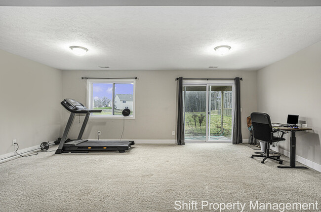 Building Photo - 5872 Birdsong - Gorgeous Kentwood Home