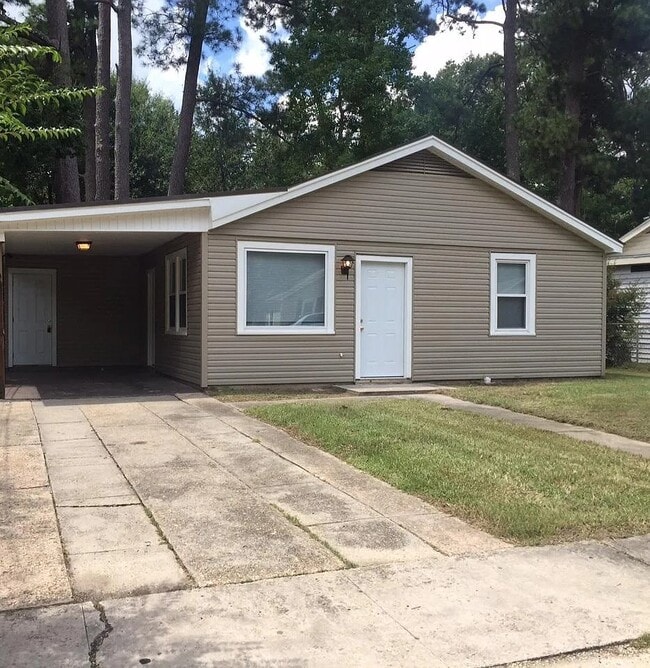 Building Photo - 205 N Ruland St