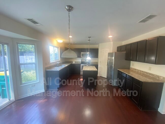 Building Photo - 1597 Shire Village Dr