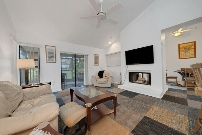 Foto del edificio - Charming 2BR Condo in Melbourne Beach