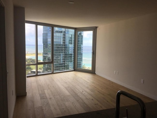 Photo - 1001 Queen St Apartment