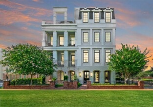 Building Photo - 39 Crain Sq Blvd