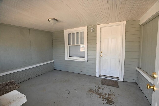 Building Photo - 2317 Coyner Ave