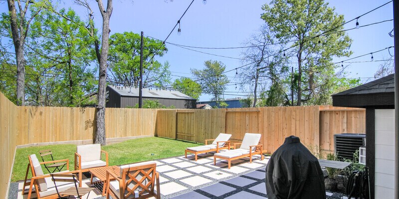 Primary Photo - 723 W 16th St