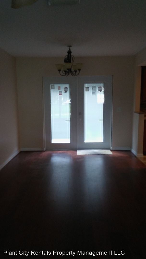 Building Photo - 3 br, 2 bath House - 1105 Johnson Loop ****