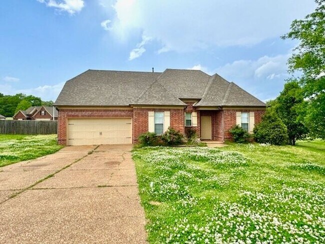 Building Photo - Now Leasing A 4 Bedroom 2 Bath Home In Horn Lake