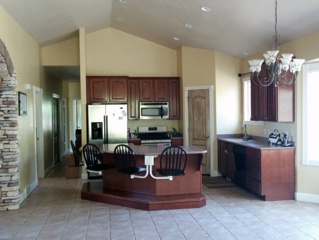 Foto del edificio - Spacious Alpine Home w/ Separate Basement ...